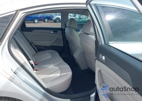 2017 Hyundai Sonata Hybrid Se z USA, uszkodzony, nr VIN KMHE24L35HA065358